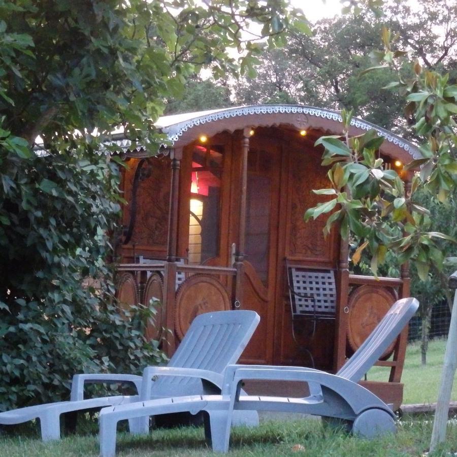 Bed and Breakfast Roulotte La Souleillade Saint-Sernin  Екстер'єр фото